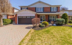 61 Barrydale Crescent Toronto, ON M3B 3E3