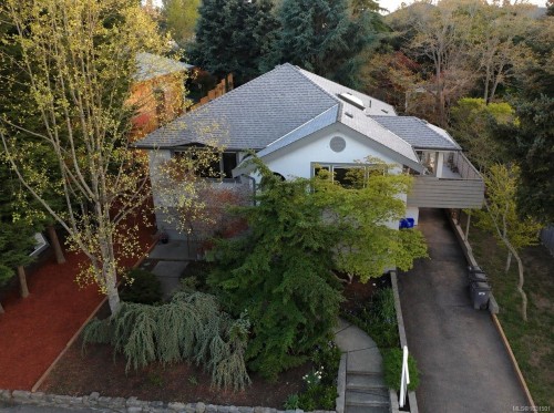721 Snowdrop Ave, Saanich, BC 