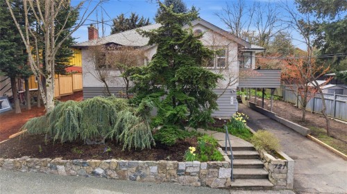 721 Snowdrop Ave, Saanich, BC 