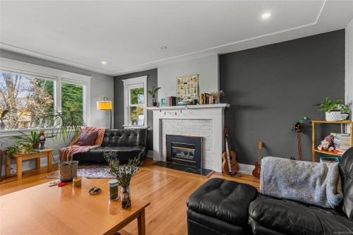 721 Snowdrop Ave, Saanich, BC 