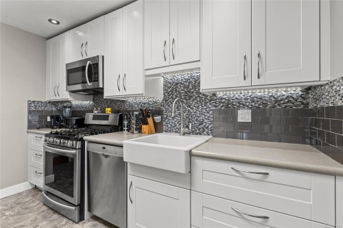 721 Snowdrop Ave, Saanich, BC 