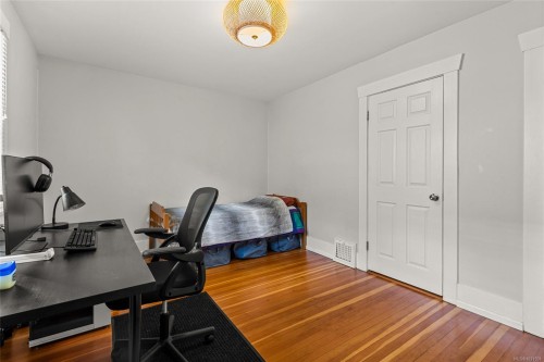 721 Snowdrop Ave, Saanich, BC 