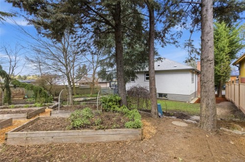 721 Snowdrop Ave, Saanich, BC 