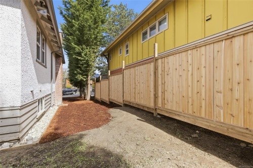 721 Snowdrop Ave, Saanich, BC 