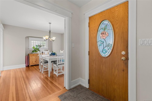 721 Snowdrop Ave, Saanich, BC 