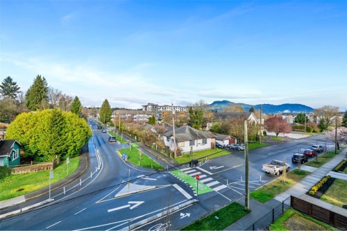 404-435 Festubert St, Duncan, BC - Outdoor With View