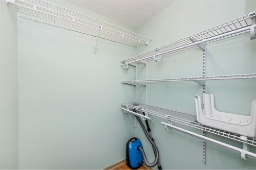 404-435 Festubert St, Duncan, BC - Indoor With Storage