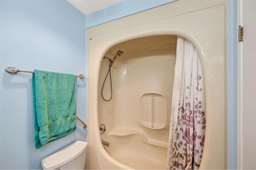 404-435 Festubert St, Duncan, BC - Indoor Photo Showing Bathroom