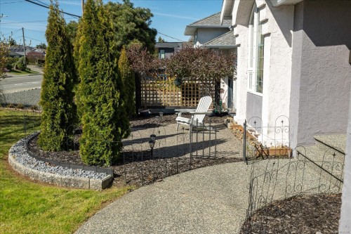 6160 Dover Rd, Nanaimo, BC 