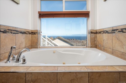 6160 Dover Rd, Nanaimo, BC 