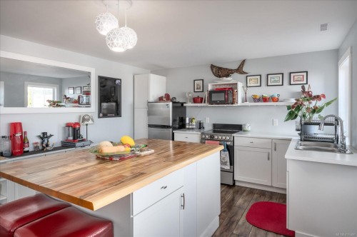 6160 Dover Rd, Nanaimo, BC 