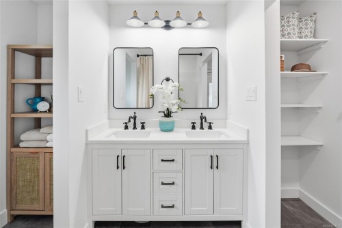 792 Bennett Rd, Qualicum Beach, BC 