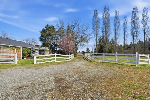 792 Bennett Rd, Qualicum Beach, BC 