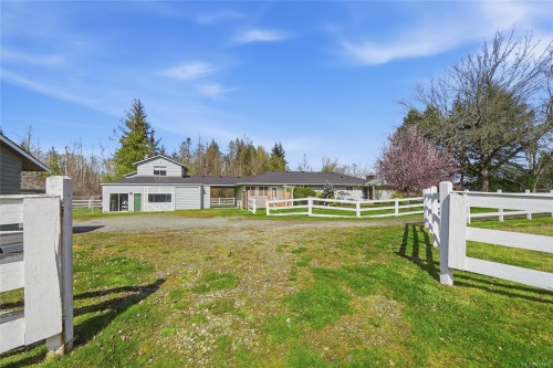 792 Bennett Rd, Qualicum Beach, BC 
