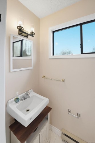 792 Bennett Rd, Qualicum Beach, BC 