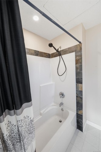 792 Bennett Rd, Qualicum Beach, BC 