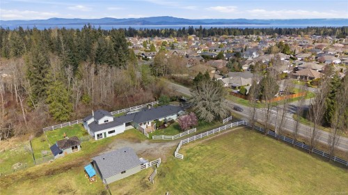 792 Bennett Rd, Qualicum Beach, BC 