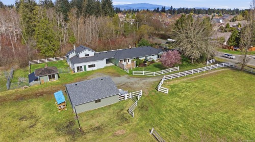 792 Bennett Rd, Qualicum Beach, BC 