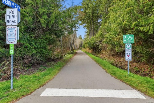 792 Bennett Rd, Qualicum Beach, BC 