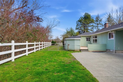 792 Bennett Rd, Qualicum Beach, BC 