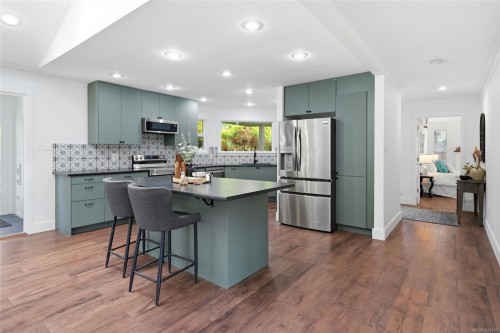 792 Bennett Rd, Qualicum Beach, BC 