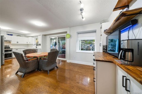 6092 Chippewa Rd, Duncan, BC 