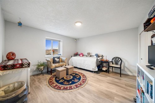 6092 Chippewa Rd, Duncan, BC 