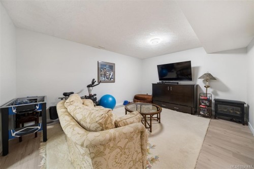 6092 Chippewa Rd, Duncan, BC 