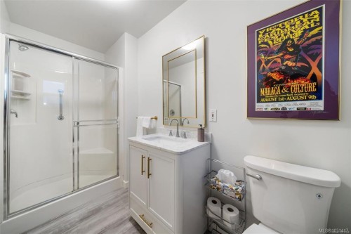 6092 Chippewa Rd, Duncan, BC 