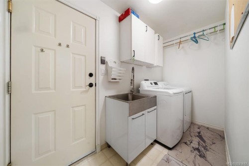 6092 Chippewa Rd, Duncan, BC 