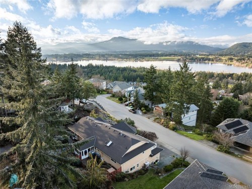 6092 Chippewa Rd, Duncan, BC 