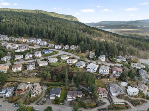 6092 Chippewa Rd, Duncan, BC 