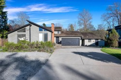 1171 Royal Oak Dr Saanich, BC V8X 3T7