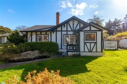 3777 Craigmillar Ave Saanich, BC V8P 3H2