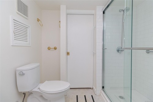 3777 Craigmillar Ave, Saanich, BC 