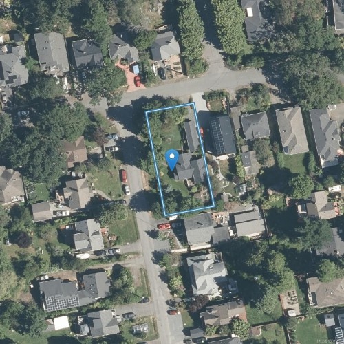 3777 Craigmillar Ave, Saanich, BC 