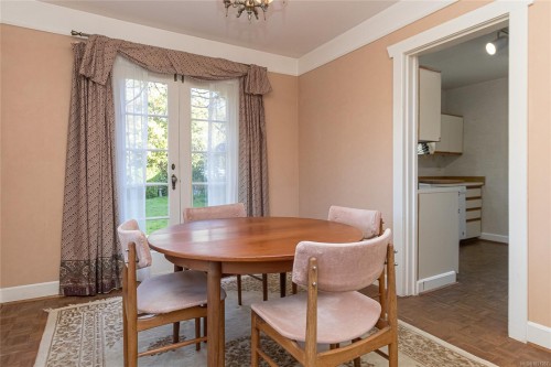 3777 Craigmillar Ave, Saanich, BC 