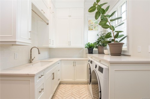 3085 Southdowne Rd, Oak Bay, BC 