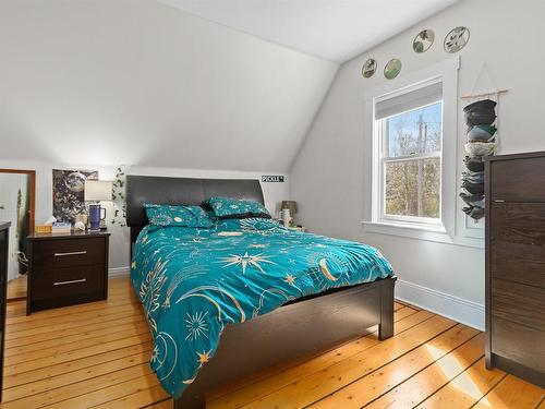 92 Main Street, Chester, NS - Indoor Photo Showing Bedroom