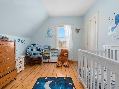 92 Main Street, Chester, NS - Indoor Photo Showing Bedroom