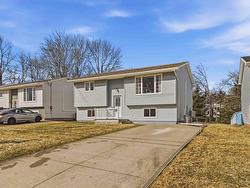 13 Langdon Drive  Woodlawn, NS B2W 5A6