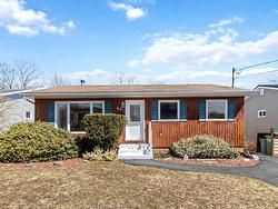 69 La Pierre Crescent  Dartmouth, NS B2W 5C7