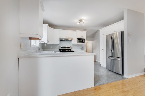 Cuisine - 19 Rue Roméo-Pilon, Blainville, QC - Indoor Photo Showing Kitchen
