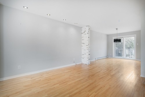 Salon - 19 Rue Roméo-Pilon, Blainville, QC - Indoor Photo Showing Other Room