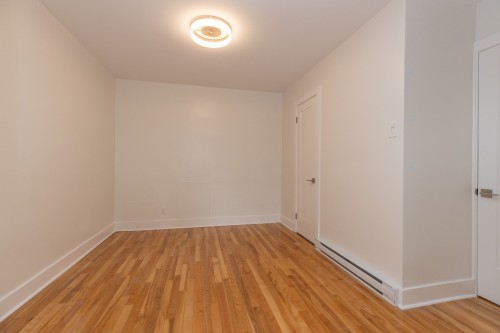 Chambre à coucher - 2-10270 Av. Du Sacré-Coeur, Montréal (Ahuntsic-Cartierville), QC - Indoor Photo Showing Other Room