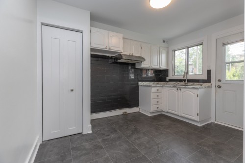 Cuisine - 2-10270 Av. Du Sacré-Coeur, Montréal (Ahuntsic-Cartierville), QC - Indoor Photo Showing Kitchen
