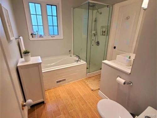 Salle de bains - 188 Av. Rowan, Beaconsfield, QC - Indoor Photo Showing Bathroom