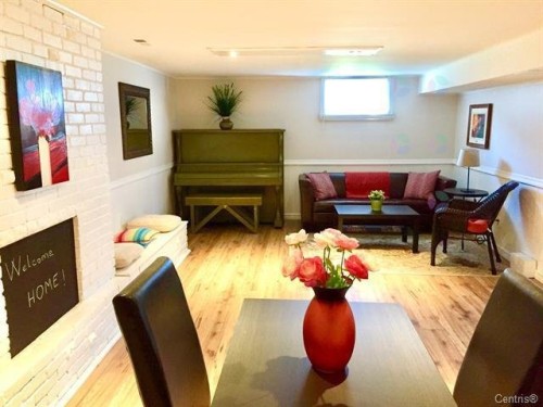 Salle familiale - 188 Av. Rowan, Beaconsfield, QC - Indoor