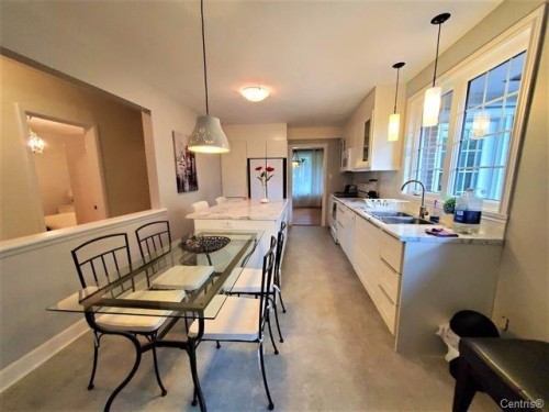 Cuisine - 188 Av. Rowan, Beaconsfield, QC - Indoor