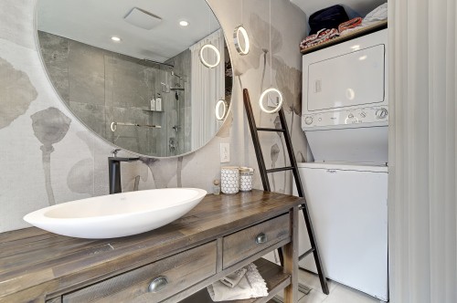 Salle de lavage - 51 Rue De Beaune, Laval (Pont-Viau), QC - Indoor